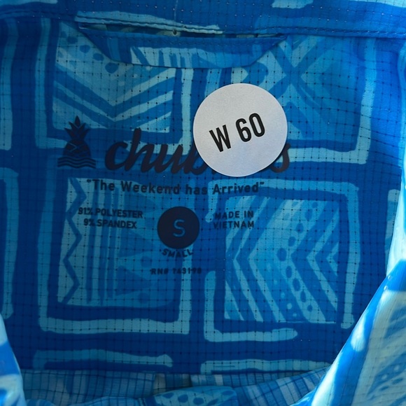 NWT Chubbies Fridays Breeze Tech Short Sleeve Shirt Hawaiian Men Size Small - Picture 10 of 10